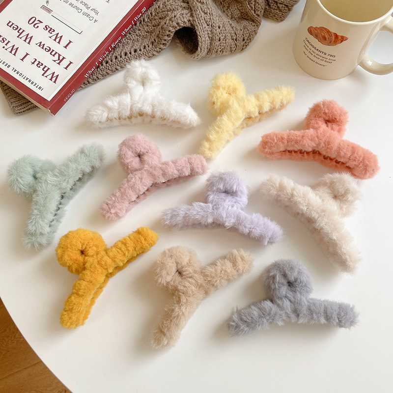  Fluffy Faux Fur Claw Clip FC01