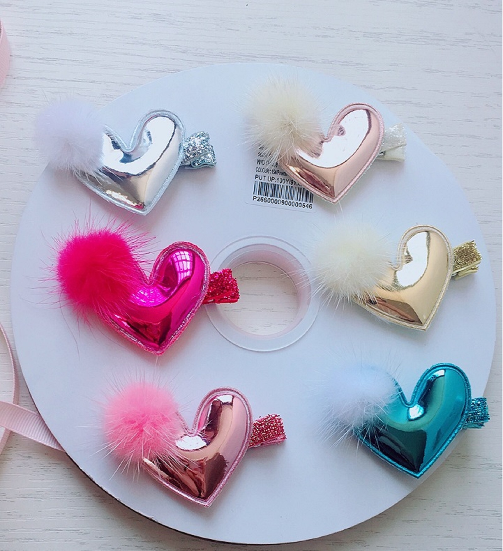 INS Pompom hearts clip P02